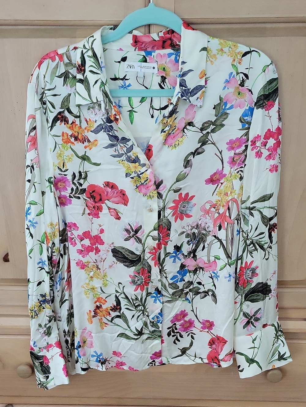 Zara White Floral Button-Down Blouse with Multi-Color Bloom Print